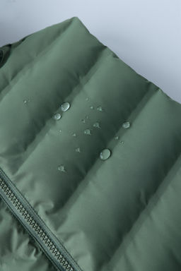 CHALECO ULTRALIGERO CAPUCHA WATER REPELLENT / Khaki claro - Zara фото 8