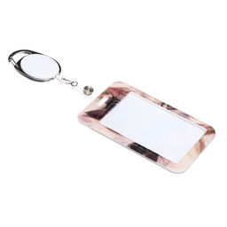 Цена за 2 шт. Бейдж - карман вертикальный внешний 110×68 мм, внутренний размер 85×54 мм, рулетка-карабин 60 см, пластиковый «Котик»