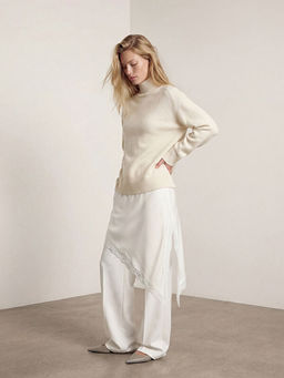 V Yaka Dantel Detayl? Saten Bluz