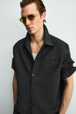 SOBRECAMISA FLUIDA RELAXED FIT / Negro