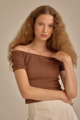 Приталенная футболка с короткими рукавами и открытыми плечами - Defacto фото 2