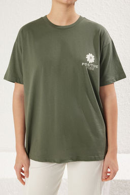 Haki %100 Pamuk S?rt Bask?l? Oversize/Genis Kal?p Bisiklet Yaka Orme T-Shirt TWOSS23TS00321