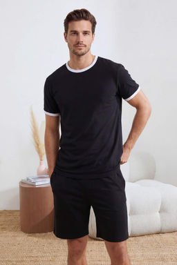 Siyah Regular Fit Yaka Ve Kol Kontrast Detayl? Pamuklu Pijama Tak?m? TMNSS26PT00016