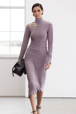 Limited Edition Vizon Dik Yaka Vucuda Oturan Cut Out Detayl? Orme Elbise TWOAW25EL00297 - Trendyolmilla фото 5