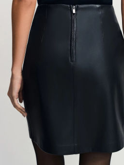 Юбка мини из искусственной кожи / Zarina