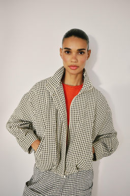 CHAQUETA BOMBER CUADROS / Negro / Crudo - Zara фото 2