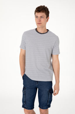 Erkek Regular Fit Bisiklet Yaka Siyah _izgili Ti__rt Sepette S_rpriz _ndirim