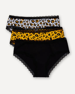 Комплект из трех трусов с кружевной отделкой