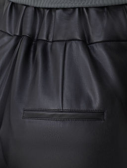 Широкие кожаные брюки-трубы с поясом - Vilatte фото 3