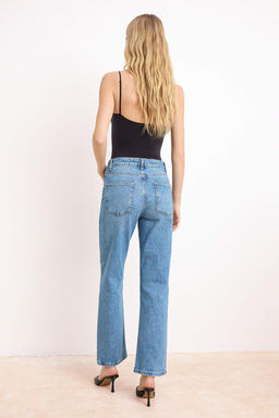Mavi Yuksek Bel Az Esnek Straight Duz Kesim Jeans TWOSS26JE00099 - Trendyolmilla фото 6