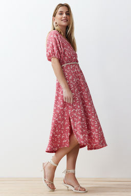 Pembe Bask?l? Aksesuar Kemer Detayl? Buzgulu Esnek Orme Maxi Elbise TWOSS24EL00871 - Trendyolmilla фото 2