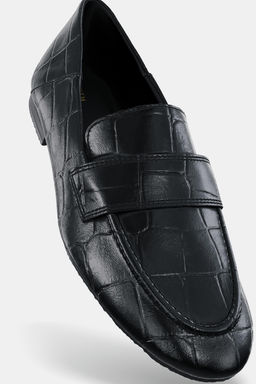 EMBOSSED FLAT LOAFERS - Zara фото 6