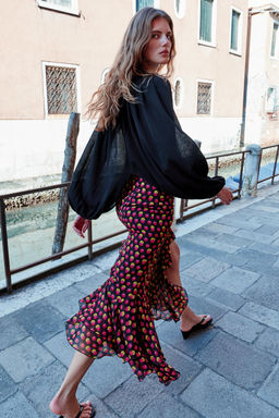 FALDA MIDI ASIM?TRICA LUNARES / Negro / Fucsia