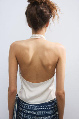 Top asim?trico con escote halter - H&m фото 4