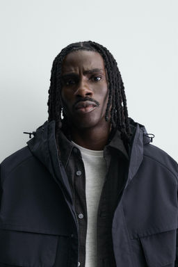 CAZADORA CROPPED FIT WATER REPELLENT / Marino