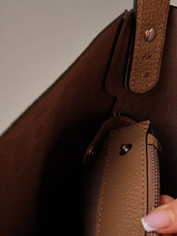 Кожаная сумка шоппер Olga DBR 30948 коричневый капучино фото 16