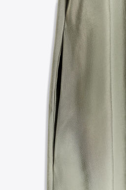 FLOWING VOLUMINOUS MIDI DRESS