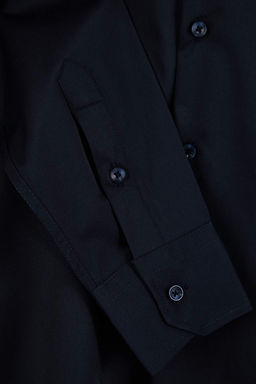 Lacivert Regular Fit Gabardin Dokulu Kolay Utulenebilir Erkek Gomlek TMNSS26GO00006 - Trendyolmilla фото 2