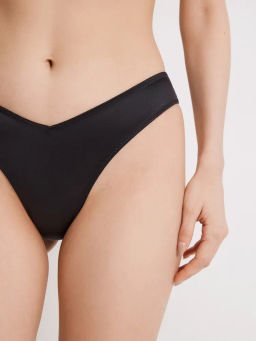 Infinity / Трусы стринги-бразилиано жен. Lora черный - Infinity Lingerie фото 3