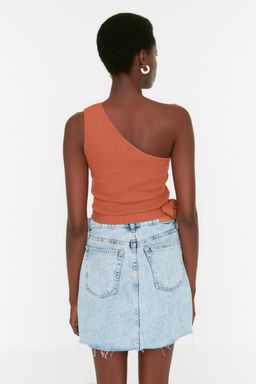 Trendyolmilla Tarc?n Tek Omuz Fitted/Vucuda Oturan Baglama Detayl? Fitilli Orme Bluz TWOSS22BZ1558 фото 10