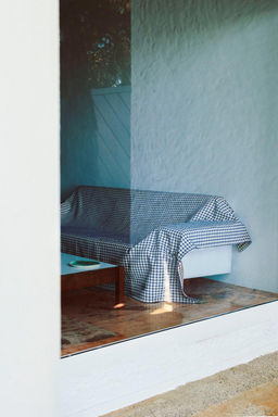 REVERSIBLE WAFFLE-KNIT COTTON BEDSPREAD X COLLAGERIE - Zara фото 6