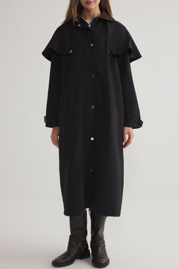 Trendyolmilla Siyah Omuz Detayl? Oversize Uzun Trenckot TWOSS25TR00012 фото 3