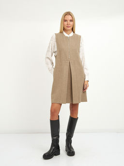 платье А-силуэта без рукавов