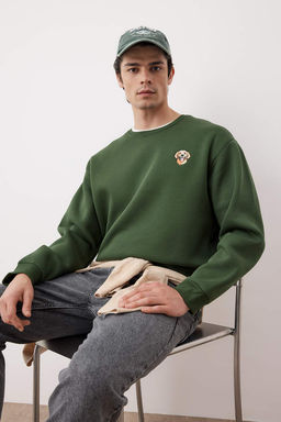 Haki Bisiklet Yaka Oversize/Genis Kesim Ici Polarl? Kopek Nak?s Sweatshirt TMNAW24SW00064