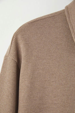 Tas Oversize/Genis Kesim Dokulu Uzun Kol Polo Yaka T-shirt TMNAW26PO00000 - Trendyolmilla фото 3