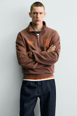 SUDADERA CUELLO CREMALLERA TEXTOS CONTRASTE / Marr?n - Zara фото 5
