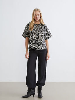 Ba?lamal? Yaka Leopar Desenli Bluz