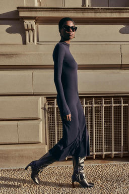 LONG KNOTTED KNIT DRESS