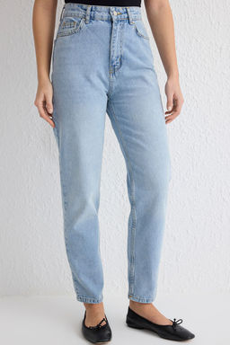 Ac?k Mavi Yuksek Bel Mom Jeans TWOSS25JE00136 - Trendyolmilla фото 3