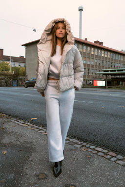 BASIC PLUSH SWEATSHIRT