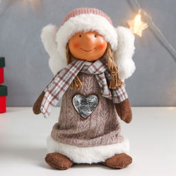 Интерьерная кукла текстильная Ангелочек Марфуша в бежевом вязаном платье с сердечком, 35?15?11 см