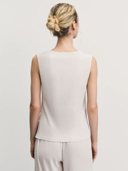 Топ из фактурной ткани с декоративной сборкой / Zarina  фото 5