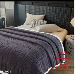 Двухсторонние пледы мягкие