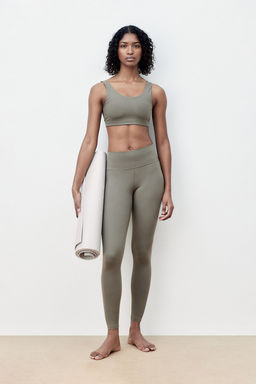 Sujetador de deporte en DryMove Medium Support