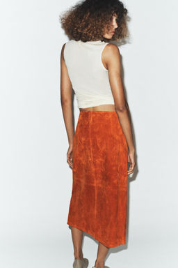 100% SUEDE LEATHER WRAP MIDI SKIRT - Zara фото 16