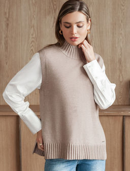 Жилет из пряжи с кашемиром