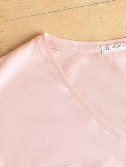 Свободная футболка с V-вырезом и цельнокроеным рукавом из 100% хлопка