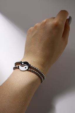 Цена за 2 шт. Браслеты парные «Неразлучники» инь-ян, на бусинах, чёрно-белые в серебре, d=7 см