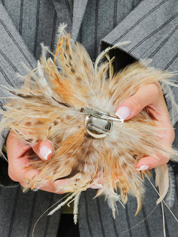 авторская Брошь с натуральным страусиным перьям премиального качества - Sahar art lab фото 6