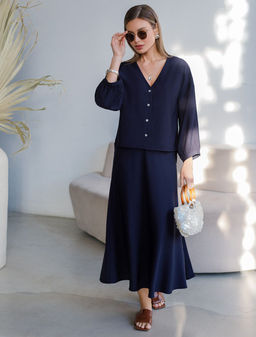 Укороченная блузка с V вырезом из плотного лиоцелла