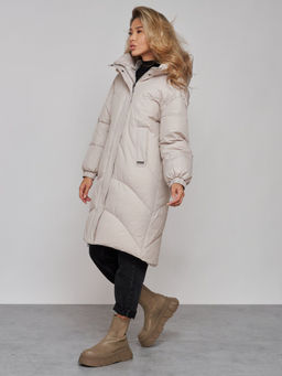 Пальто утепленное молодежное зимнее женское бежевого цвета 52323B - Holdluck фото 4