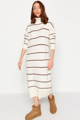 TRENDYOLMILLA Tas Maxi Triko Genis Kal?p Yumusak Dokulu Elbise TWOAW24EL00056  фото 25