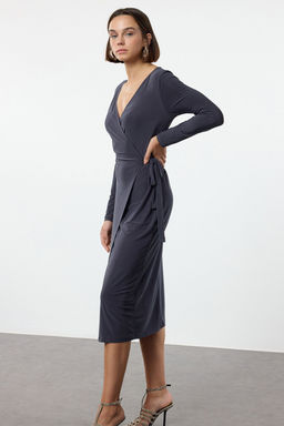 Antrasit Kruvaze Yaka Kusakl? Fitted/Vucuda Oturan Midi Orme Elbise TWOAW24EL00290 - Trendyolmilla фото 2