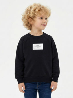 Свитшот с нашивкой 22-0968 черный