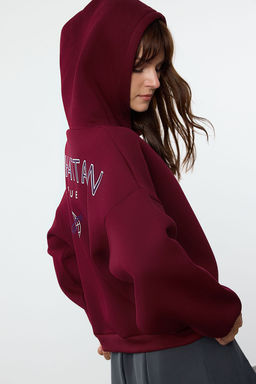 Bordo S?rt Bask? Detayl? Kapusonlu Kal?n Ici Polarl? Orme Sweatshirt TWOAW22SW0711