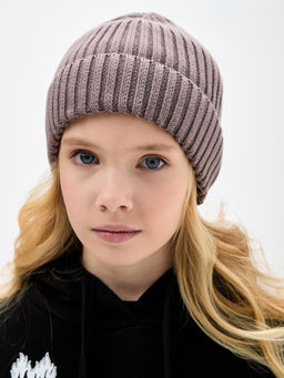 Кофейная вязаная шапка